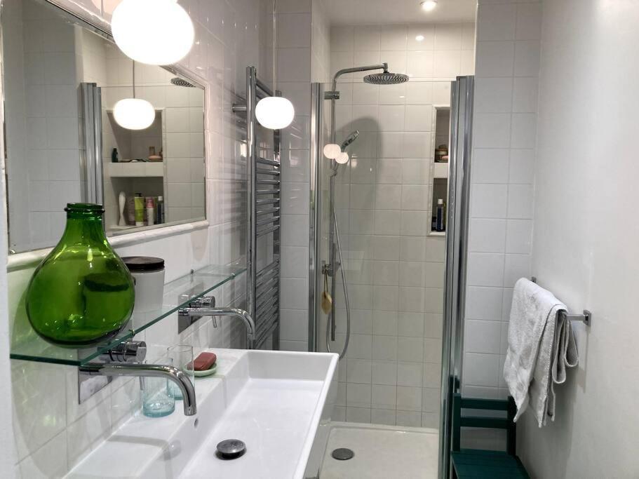 Appartement Cosy Dans Le 9E Paris Bagian luar foto